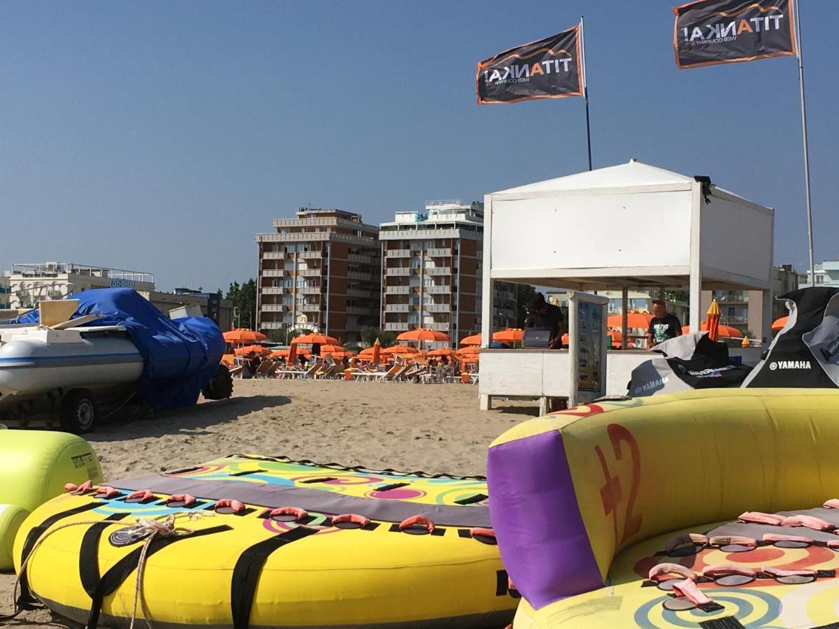 Appartamento Fronte Mare Римини Екстериор снимка