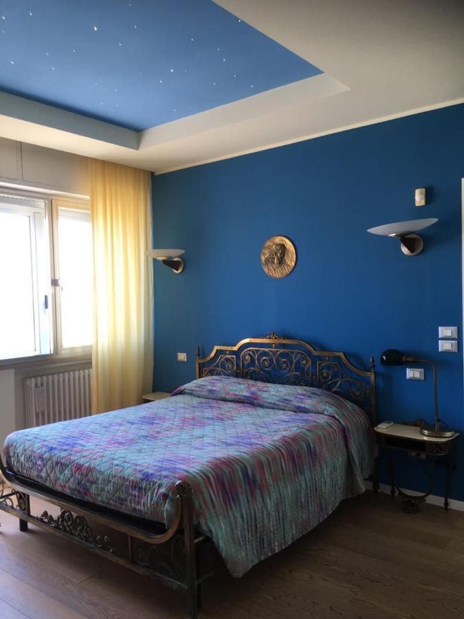 Appartamento Fronte Mare Римини Екстериор снимка